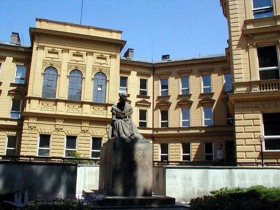 Gymnázium Boženy Němcové | Hradec Králové.cz