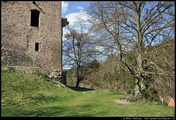 Krakovec – fotografie / hrady-zriceniny.cz