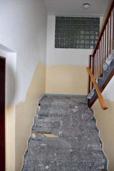 Rekonstrukce - schodiště - Oficiální stránky ZŠ a MŠ Bohuslavice nad Metují