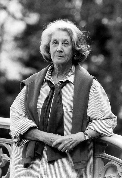 Nadine Gordimer, Novelist Who Took On Apartheid, Is Dead at 90