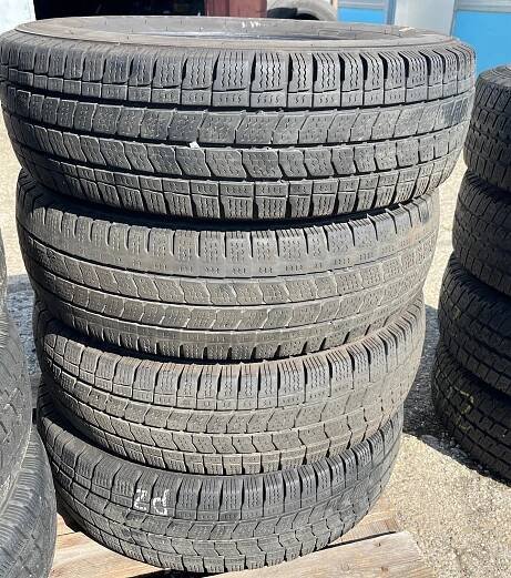 BF Goodrich Activan Winter 215/75 R 16 C, 4 ks, dezén 20%