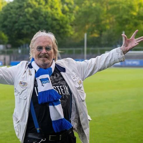 Image - Neue Strophe! Frank Zander singt jetzt auch für die Frauen von Hertha BSC