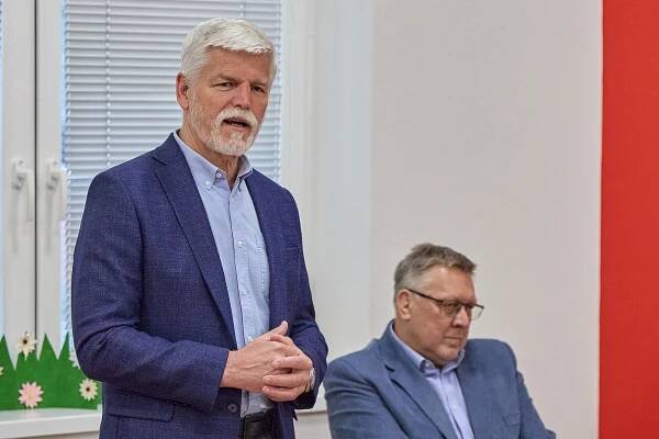 Pavel v Trutnově: Seniory zajímala eutanazie, děti hry na vojáky