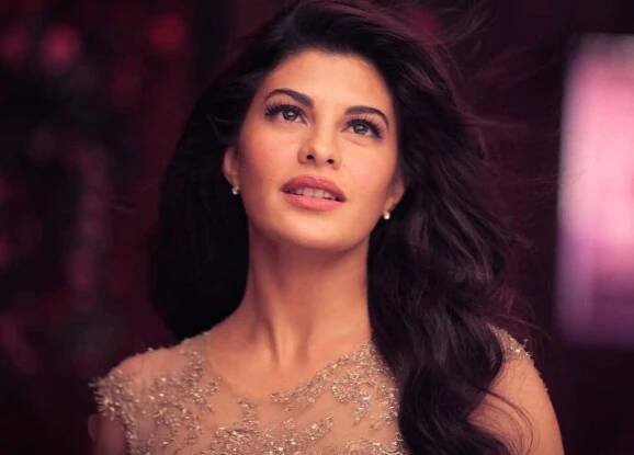 Jacqueline Fernandez striking a pose for the camera.