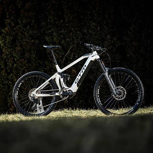 CTM - SWITCH Pro bílá 2024 | bikero.cz