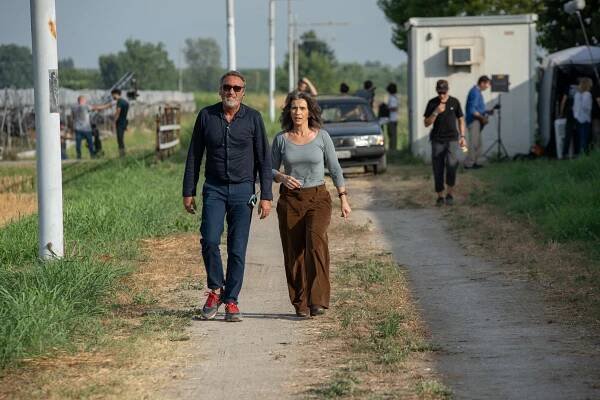 Carmine Elia, Teresa Saponangelo - Sara: Žena ve stínu - Epizoda 2 - Z natáčení