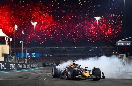 F1 Abu Dhabi GP live updates: Verstappen wins season finale, Mercedes tops Ferrari for P2
