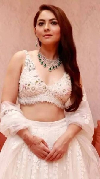 Times when Sonalee Kulkarni slayed in white