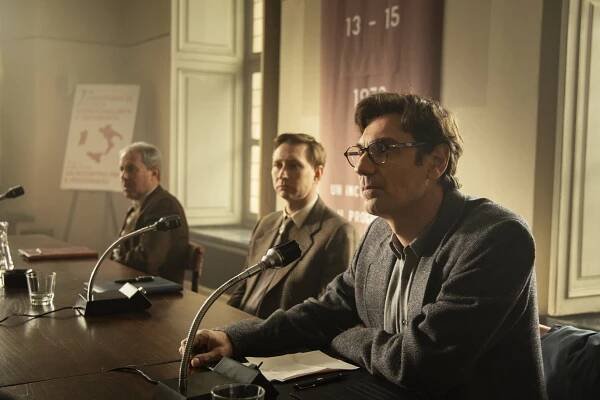 Geniální přítelkyně - Storia della bambina perduta - Kapitola 25: Odluka - Z filmu - Fabrizio Gifuni