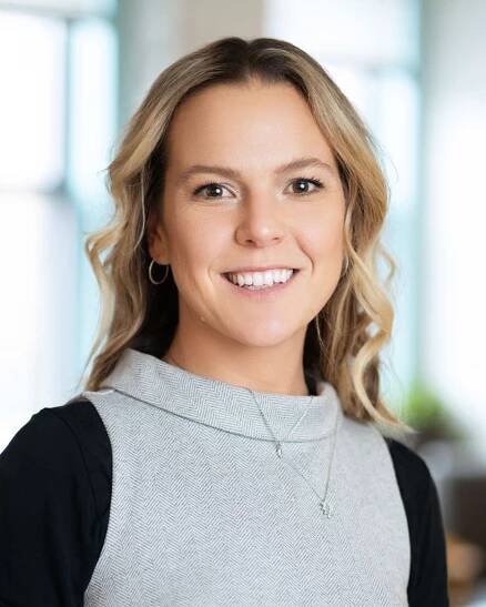 Elizabeth Donohue headshot 2022