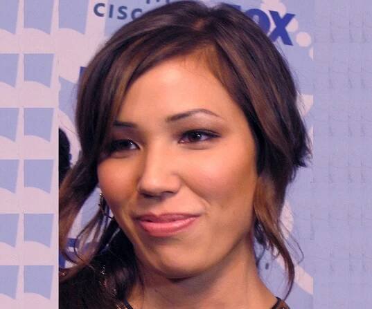 Michaela Conlin Biography - Facts, Childhood, Family Life & Achievements