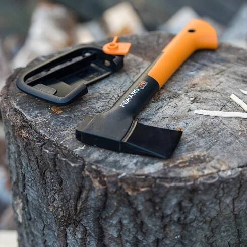 Fiskars Univerzální sekera X7-XS 354 mm