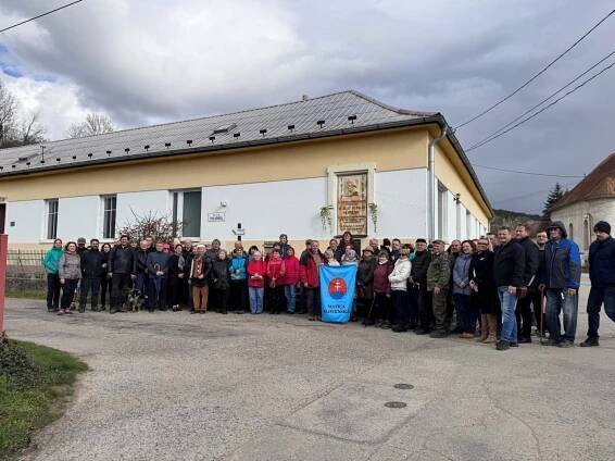 2024: Turistický prechod Hurbanovým náučným chodníkom | Udalosti | Občan | Obec Beckov