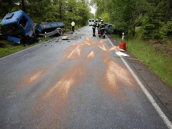 FOTO: V Plané se stala vážná dopravní nehoda. Na místo letěl vrtulník