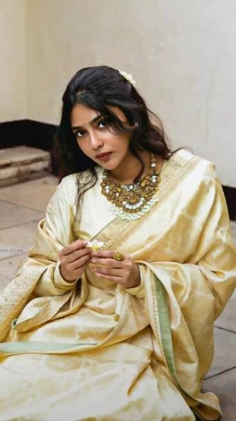 Aishwarya Lekshmi's jaw-dropping pics
