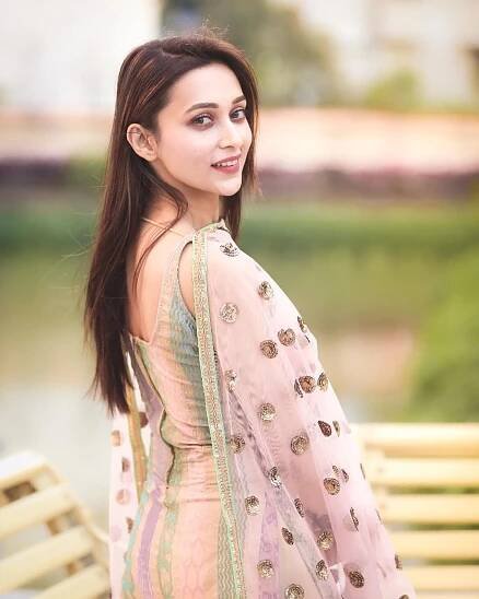 Mimi Chakraborty Age, Height, Family, Education, Boyfriend 6