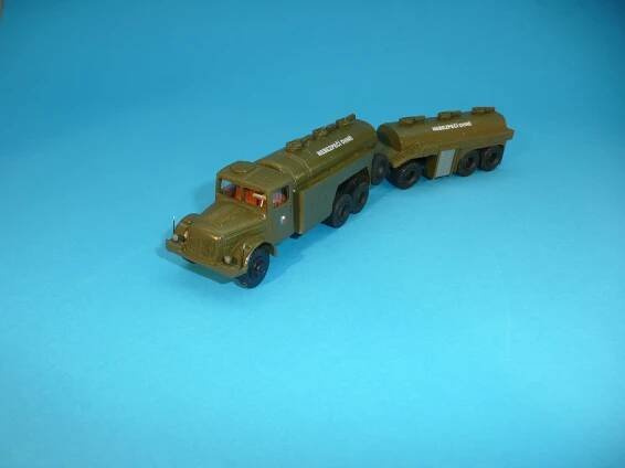 TATRA 111 cisterna ČSLA s přívěsem - 1:87