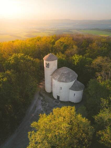 Stellplatz Říp - Mnetěš | České středohoří