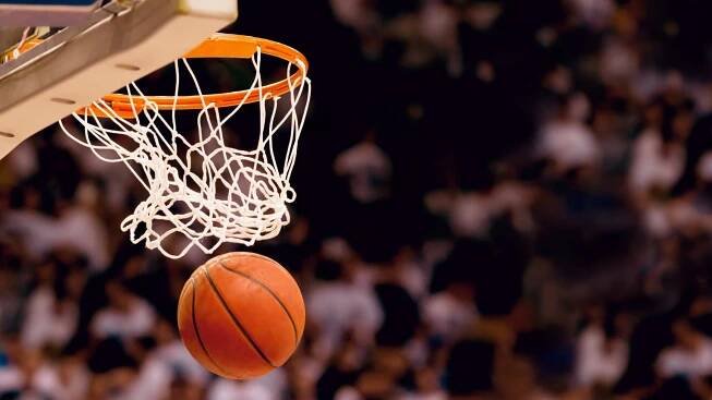 Basketbalistka dojčila dcérku priamo na palubovke. Na sociálnych sieťach vyvolala jej fotka šialenstvo