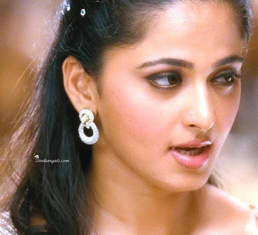 Hot Screen Caps – IndianGalz