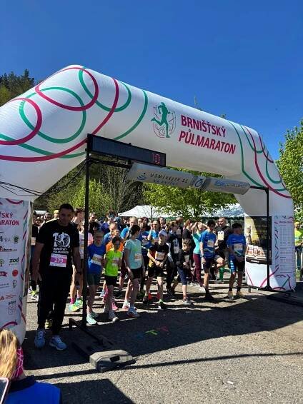 26. 4. 2025 Brnišťský půlmaraton | Atletika Doksy.cz
