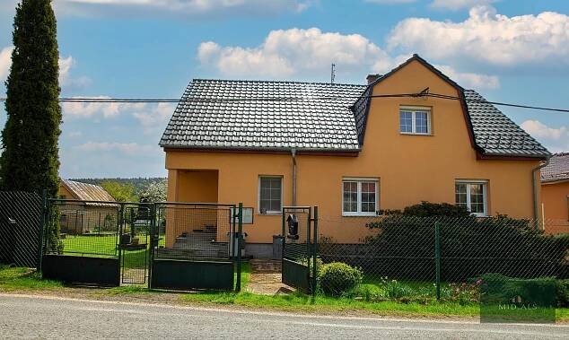 Rodinný dům s možností dvou bytů a s krásnou zahradou, Těně, okr. Rokycany, Cena k jednání, obrázek č. 2