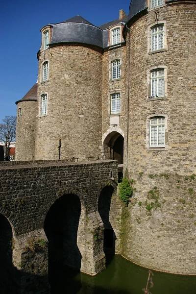 Soubor:Boulognecastle.JPG – Wikipedie