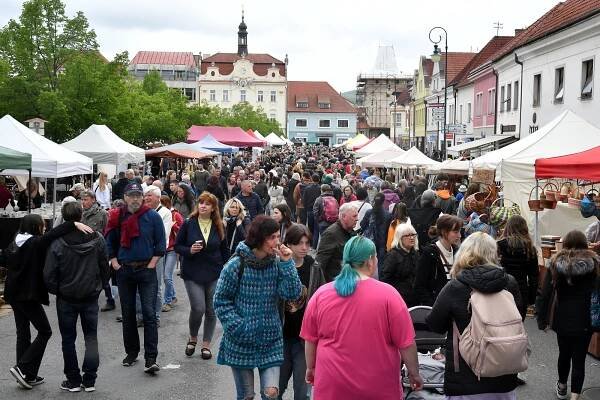 Do Berouna se v sobotu a v neděli vrátí oblíbené Jarní hrnčířské a řemeslné trhy