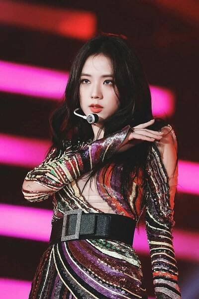 "Blooming with talent, Jisoo of BLACKPINK shows her beauty"