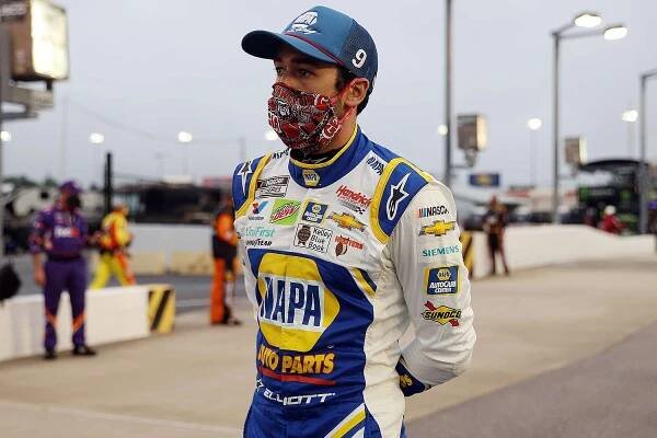 Nascar's Chase Elliott Gives Kyle Busch the Middle Finger at Toyota 500