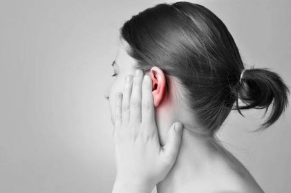Bolestivý zánět středního ucha a babské rady, které vám mohou ulevit