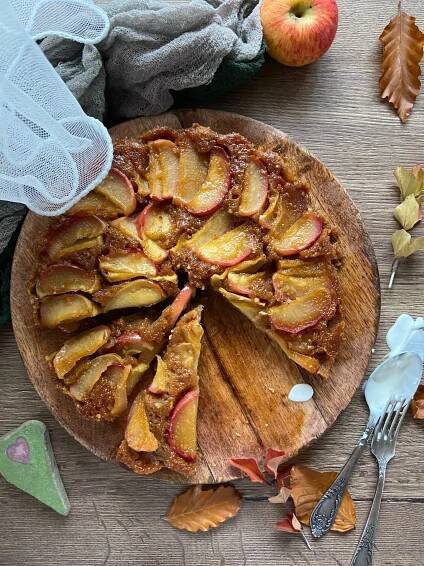 Recept na obrácený jablkový koláč - Vaříme s Mony