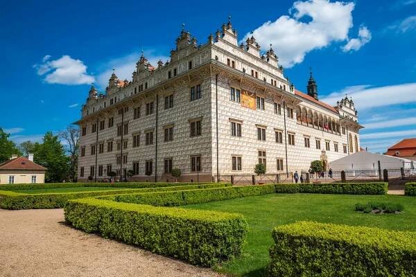 Zámek Litomyšl (UNESCO) se zahradami a expozicí Olbrama Zoubka | Slevomat.cz