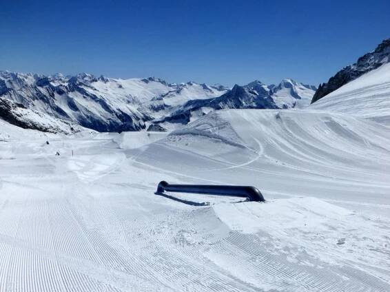 Snow park Hintertux Glacier (Hintertuxer Gletscher) - terrain park Hintertux Glacier (Hintertuxer Gletscher)