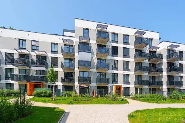 Pronájem bytu 2+kk, 55 m2 s garážovým stáním - Nurmiho, Praha 15 - Hostivař | Bureš & partneři s.r.o.