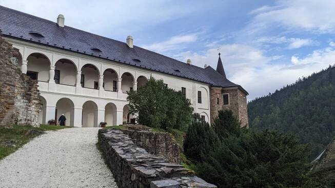 Hrad a zámek Velhartice - Cestovatelské tapas