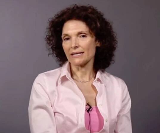 Mary Elizabeth Mastrantonio Biography - Facts, Childhood, Family Life & Achievements