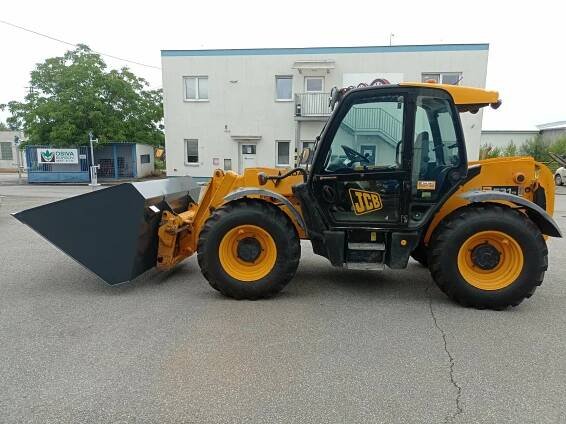 Teleskopický manipulátor JCB 531-70 Agri Super