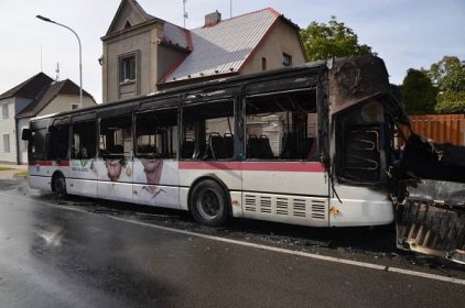 V Kladně shořel autobus MHD