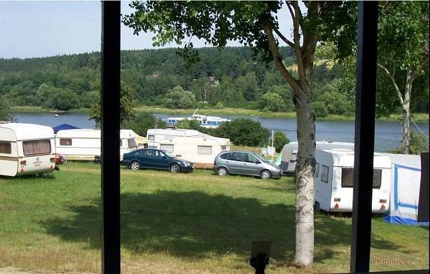 Campingplätze am Wasser und Badeplätze - CampingPlatze.cz