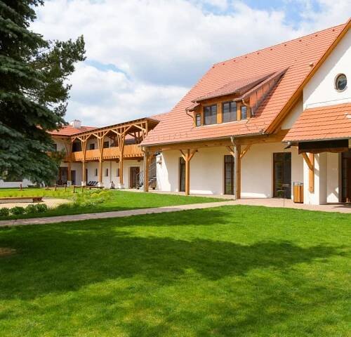 Dvůr Perlová voda