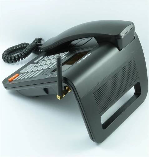 Maximobil MAXCOM COMFORT MM28D CZ stolní mobil á.1499,-Kč s DPH 21%