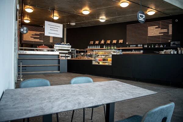 Nový hit v Ostravě: chutná neapolská pizza i chléb Nikos od saxofonisty Kryštofů