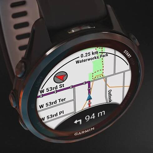 Garmin Forerunner 970 černé/šedá titanová luneta s černým poloprůhledným řemínkem - Smarty.cz