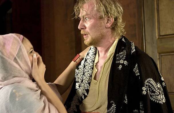 Jitka Čvančarová (Adriana), Martin Pechlát (Antifolus efezský), zdroj: © AGENTURA SCHOK, foto: © Viktor Kronbauer