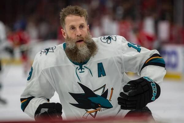Hertlův spoluhráč přišel o svou obří chloubu! Hvězdu Sharks nepoznáte