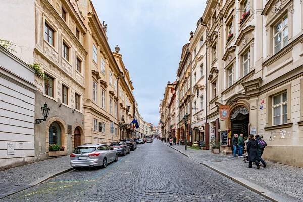 PRODÁNO. Prodej činžovního domu (360m2), Praha 1, Nerudova - FARAON reality
