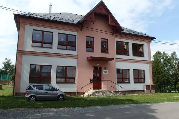 ZŠ a MŠ Maletín foto 1