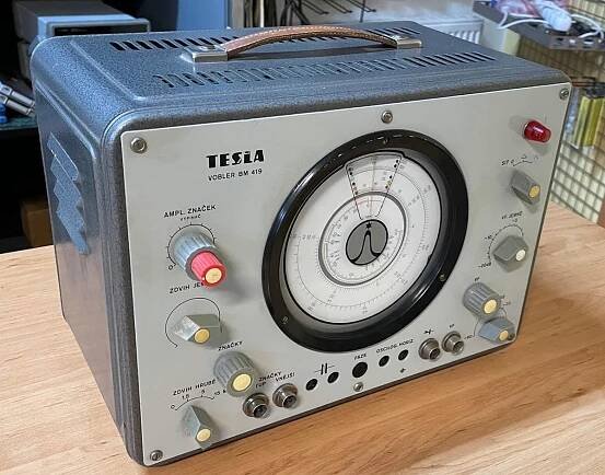 TESLA BM419 Sweep generátor VOBLER