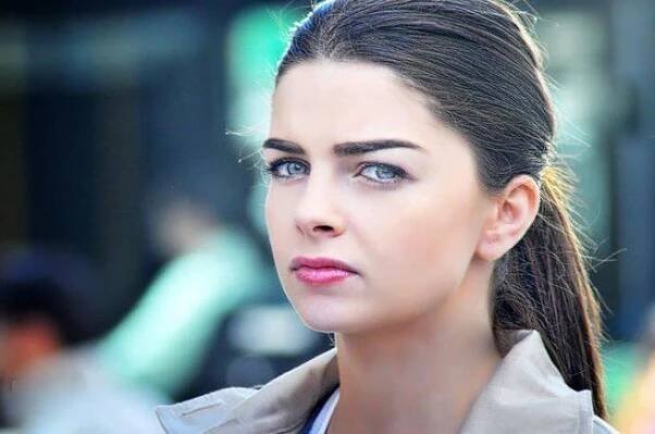 Pelin Karahan fotka